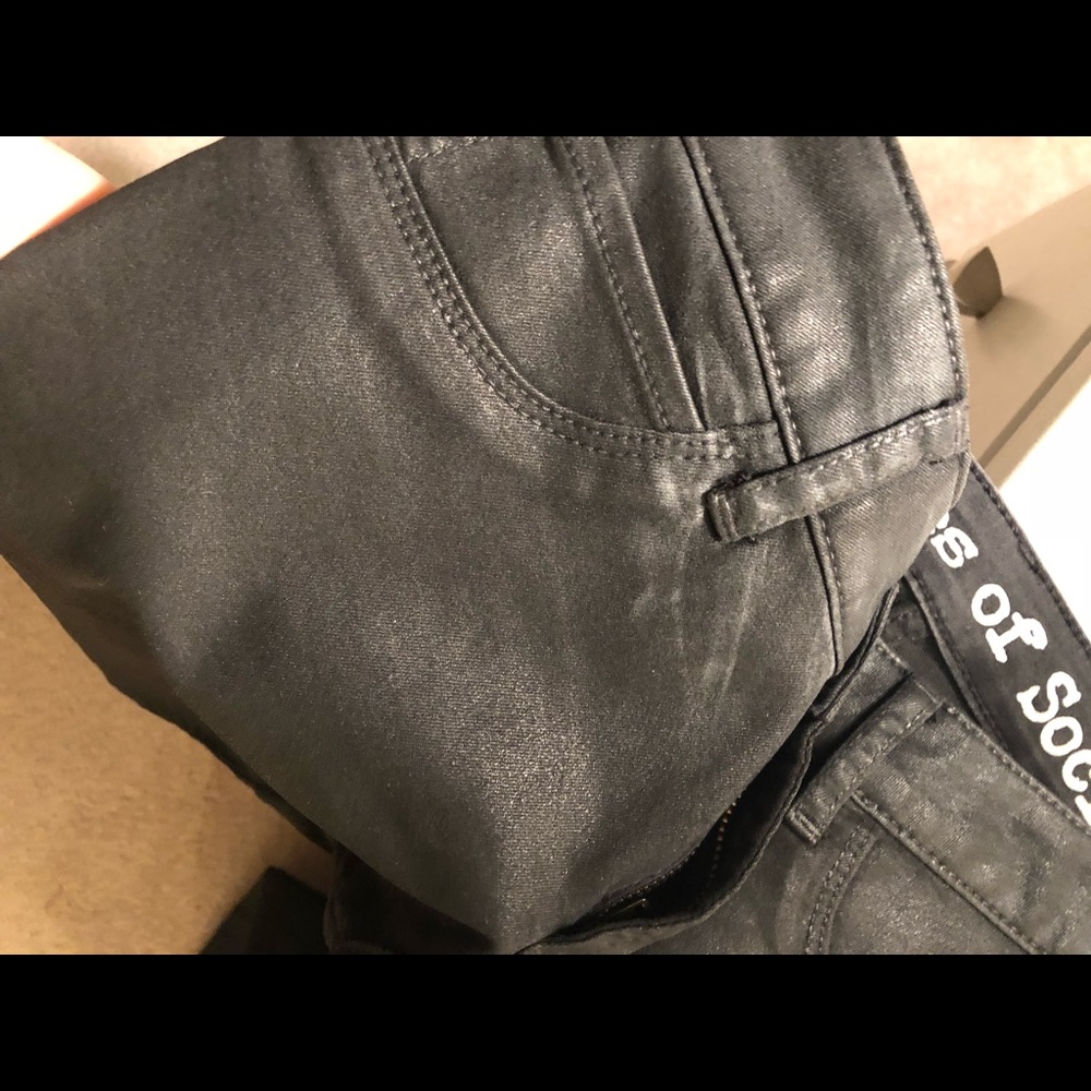 black skinny jeans